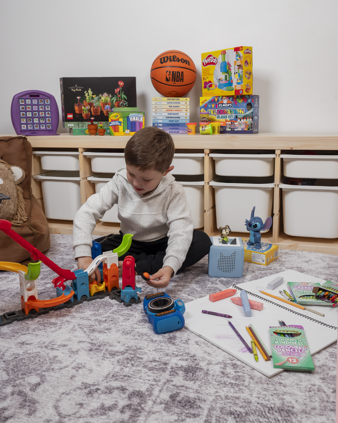 EF Winter School Holidays Competition - 1600 x 1600px (1).png
