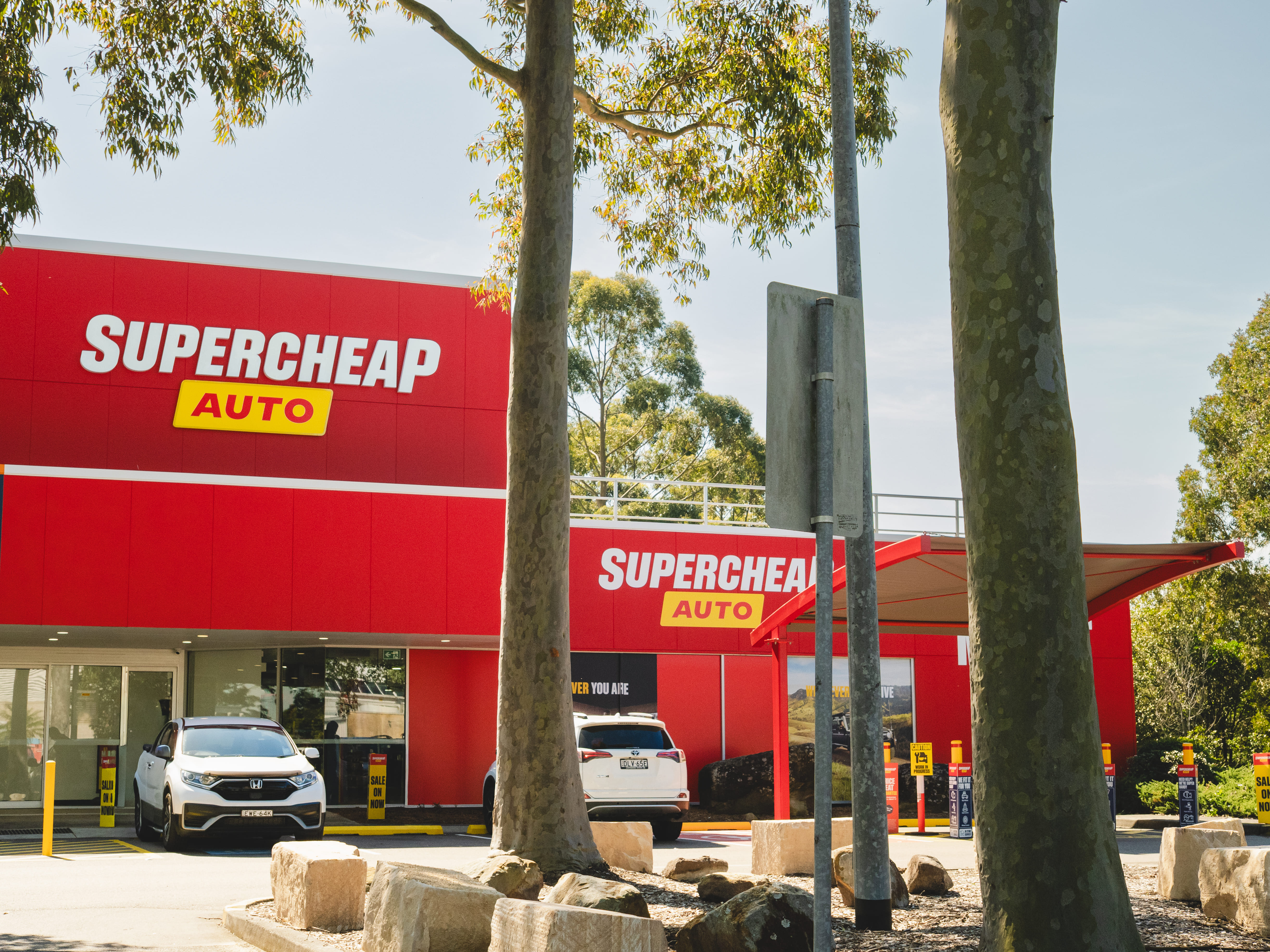 WEB_EF_SUPERCHEAPAUTO-0001.jpg