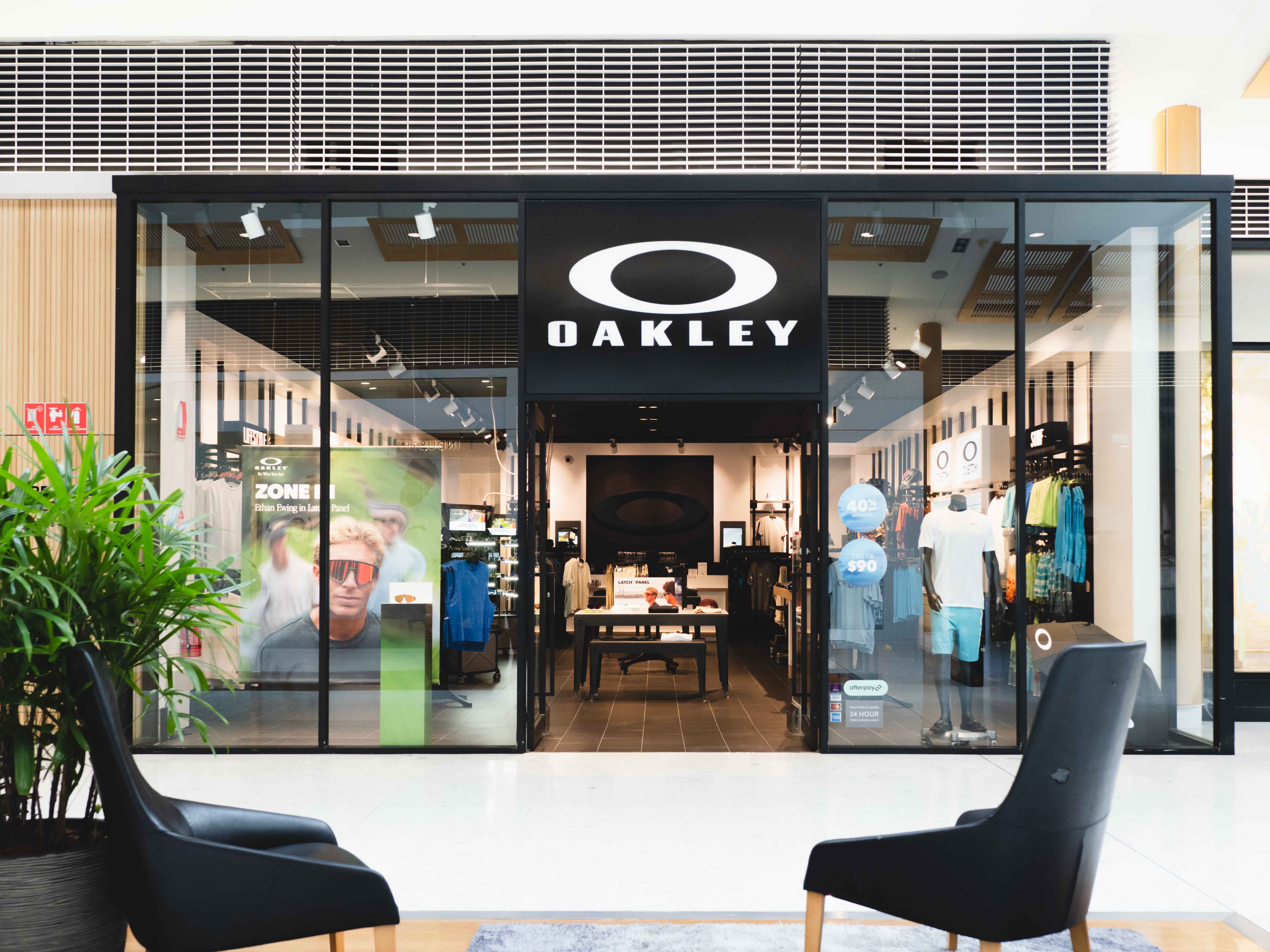 WEB_EF_OAKLEY-0001.jpg